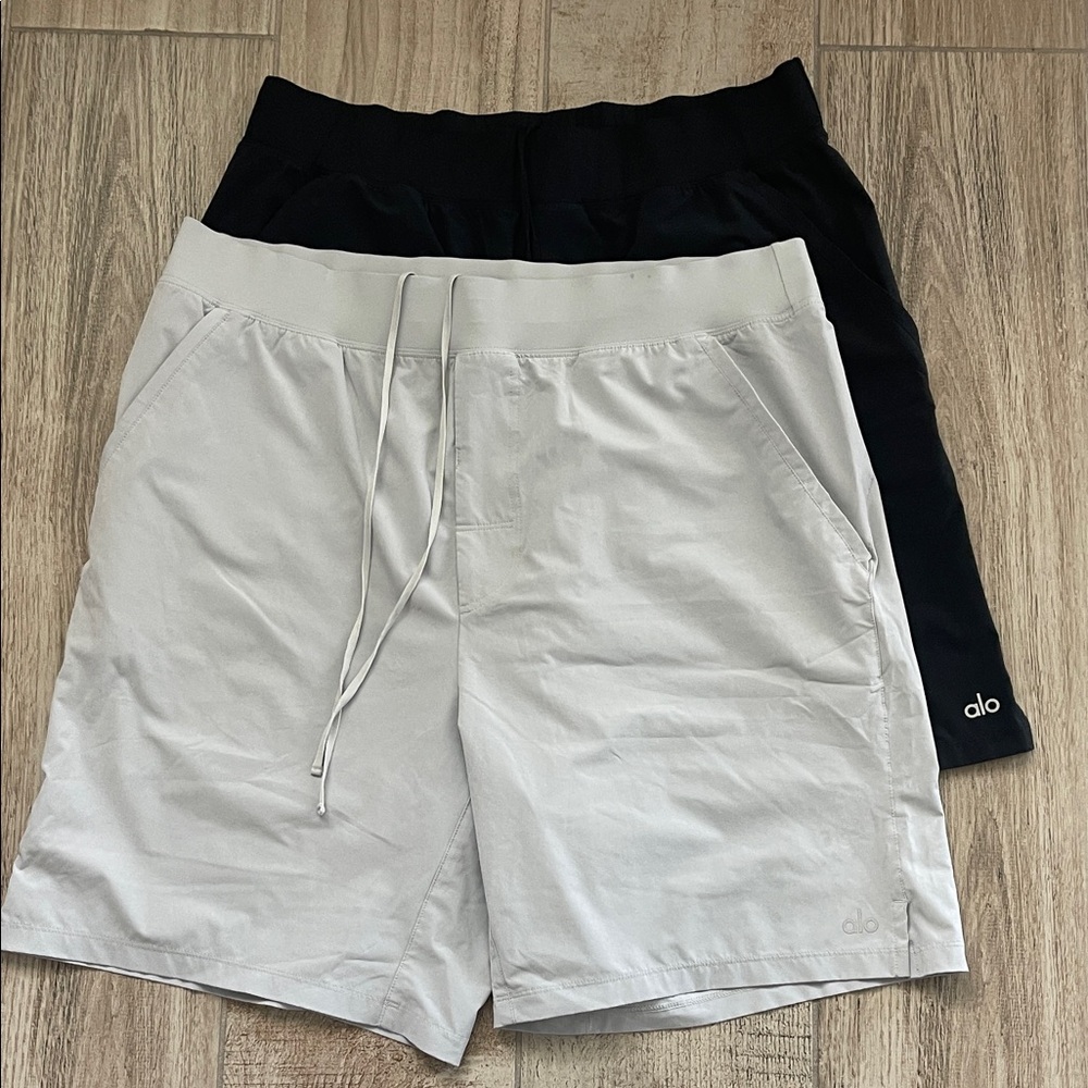 ALO Yoga MENS 9” Repetions Shorts Set- Light Grey and Black